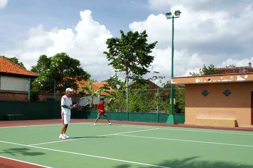 UbudTennis121204.jpg